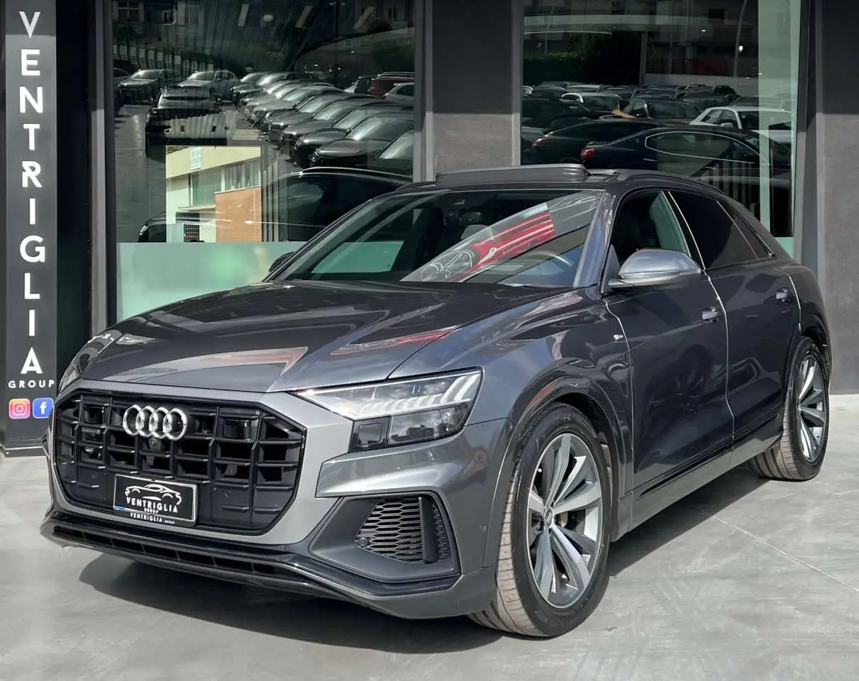 Photo 1 : Audi Q8 2019 Hybride