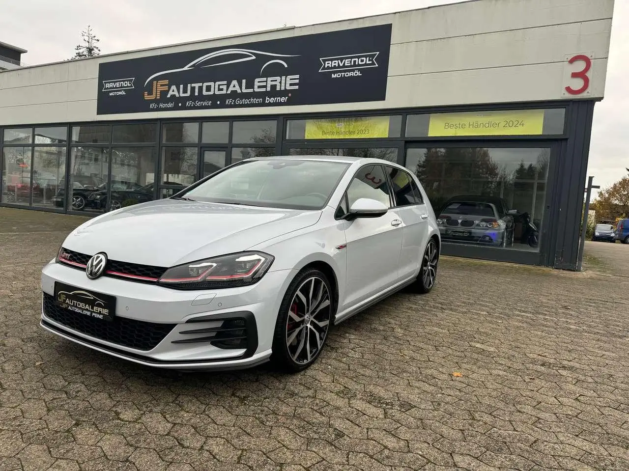 Photo 1 : Volkswagen Golf 2018 Essence