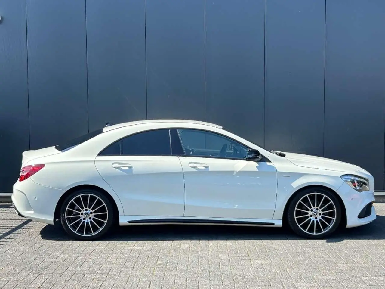 Photo 1 : Mercedes-benz Classe Cla 2018 Essence