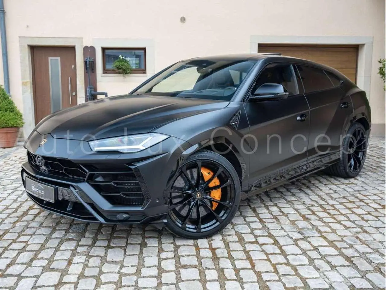 Photo 1 : Lamborghini Urus 2020 Petrol