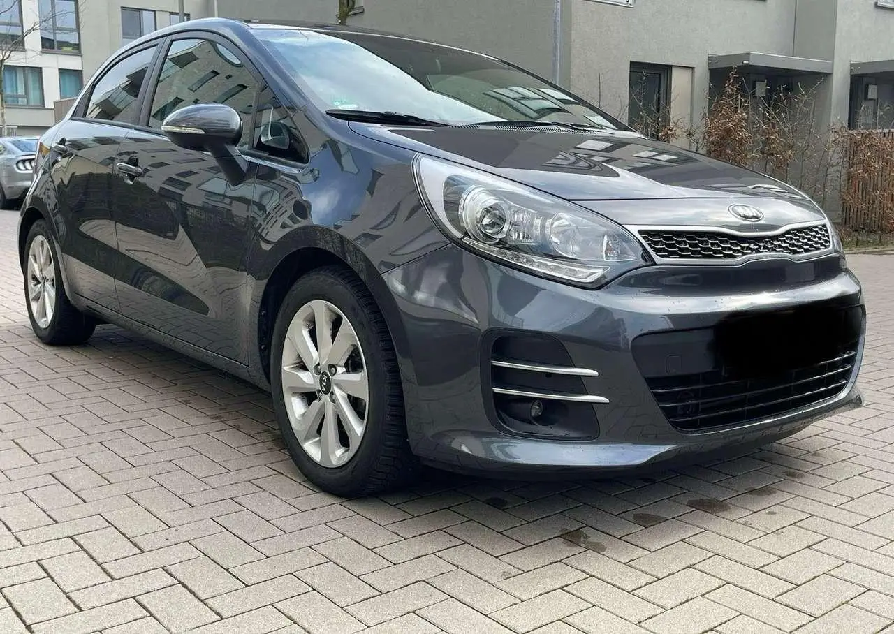 Photo 1 : Kia Rio 2016 Petrol