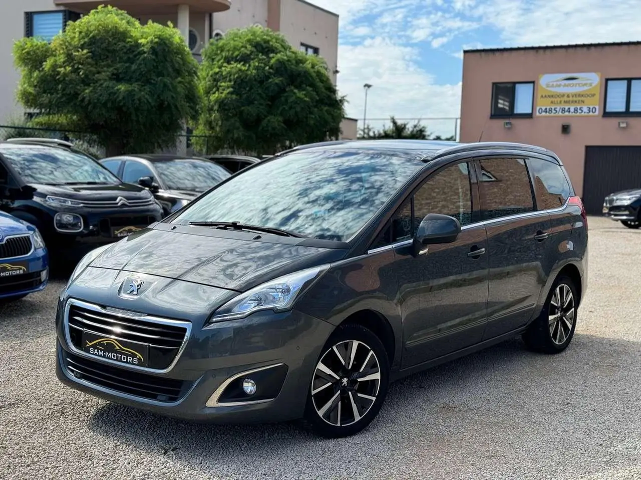 Photo 1 : Peugeot 5008 2016 Petrol