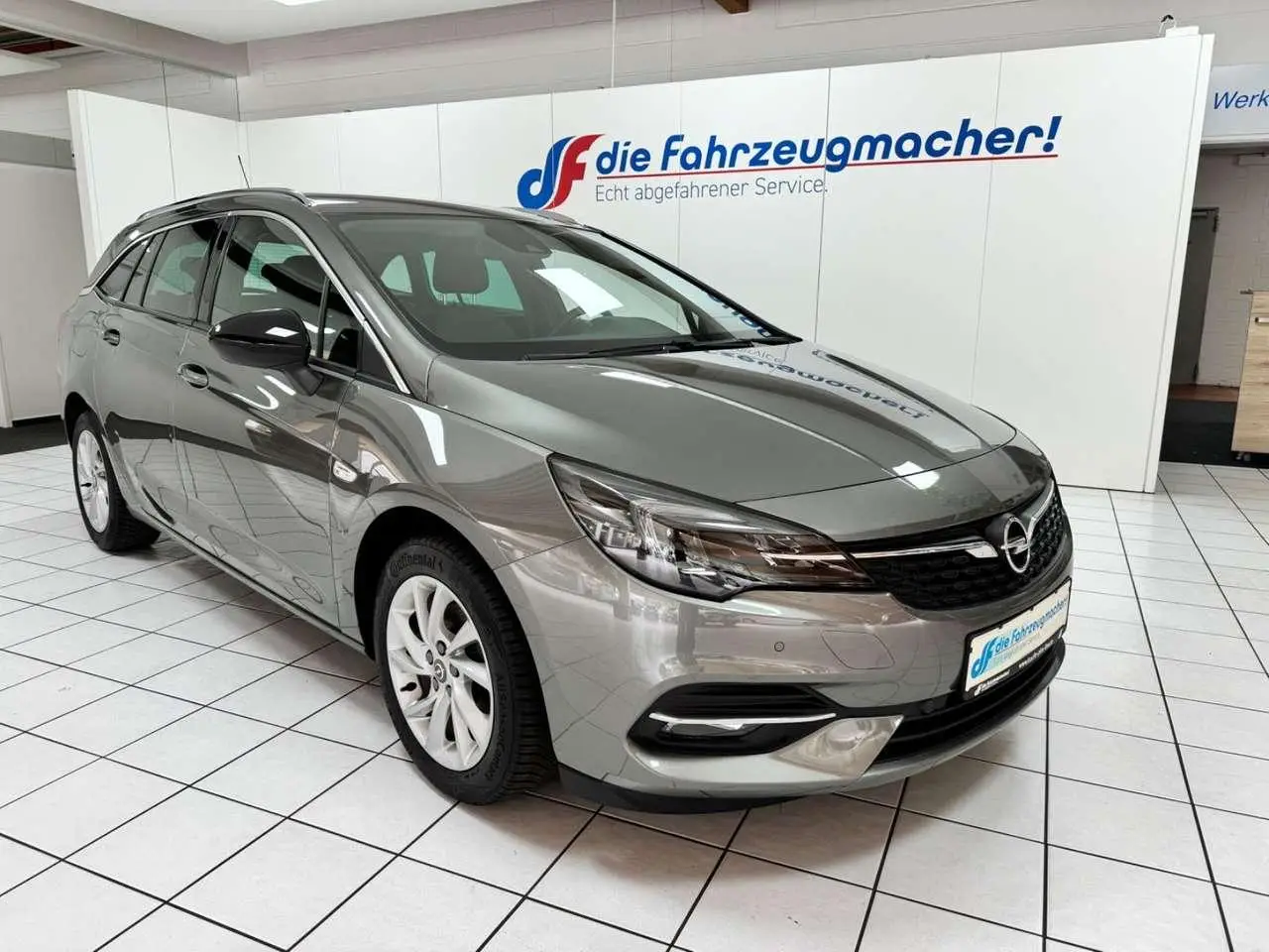 Photo 1 : Opel Astra 2022 Petrol