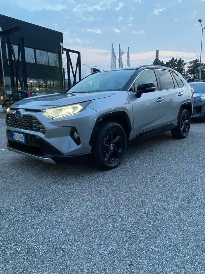 Photo 1 : Toyota Rav4 2020 Hybrid