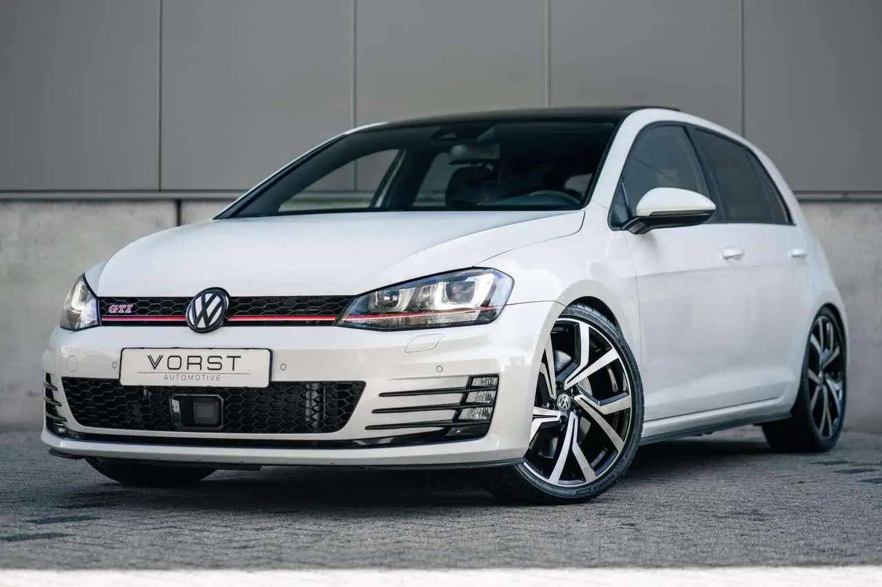 Photo 1 : Volkswagen Golf 2016 Petrol