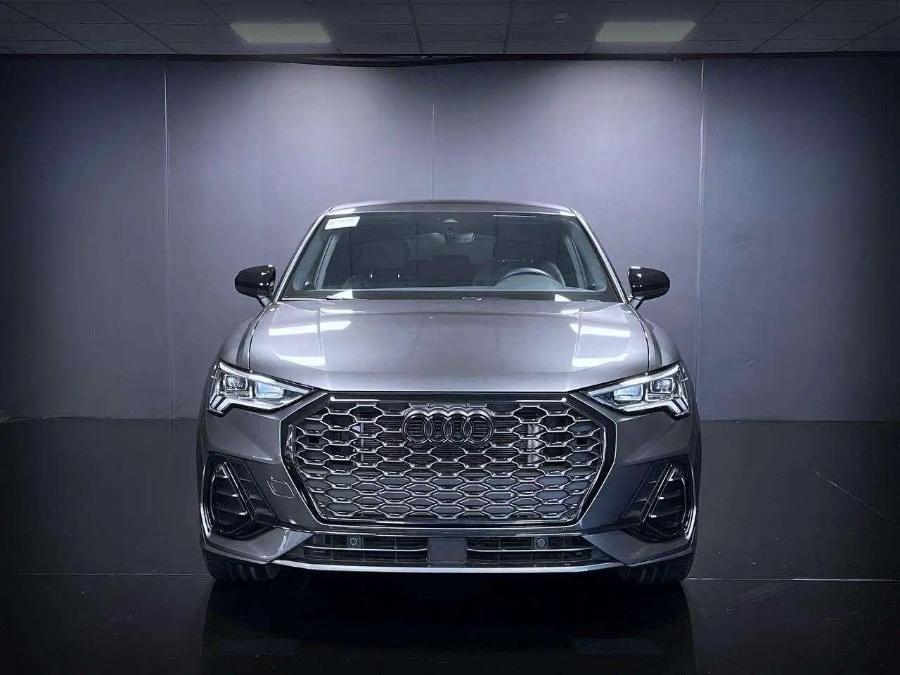 Photo 1 : Audi Q3 2023 Hybrid