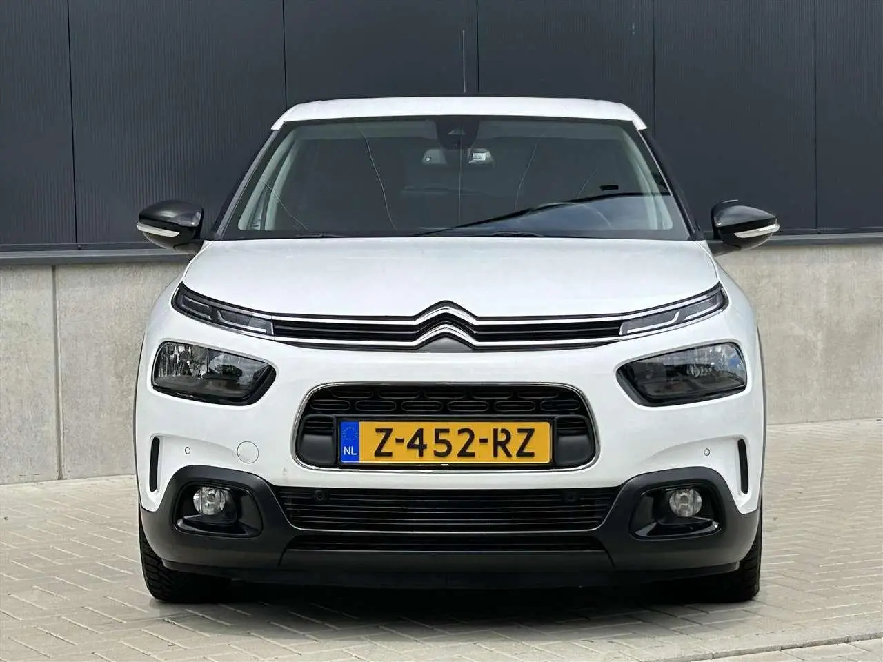 Photo 1 : Citroen C4 2019 Petrol