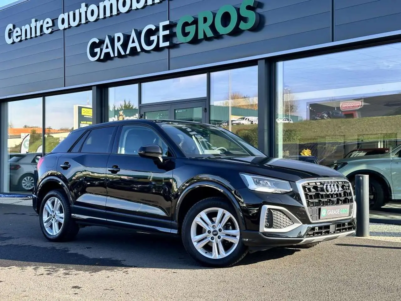 Photo 1 : Audi Q2 2023 Petrol