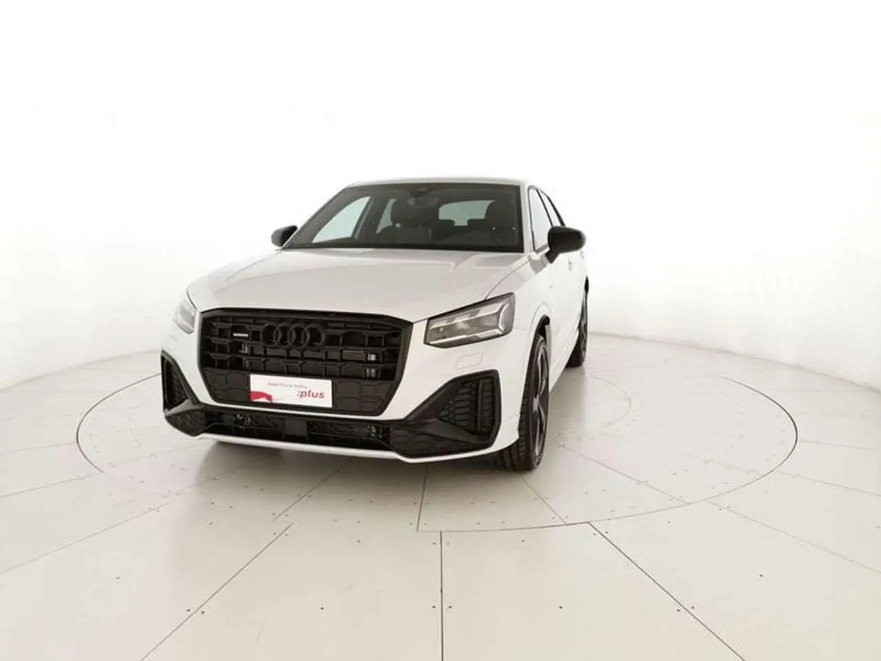 Photo 1 : Audi Q2 2024 Petrol