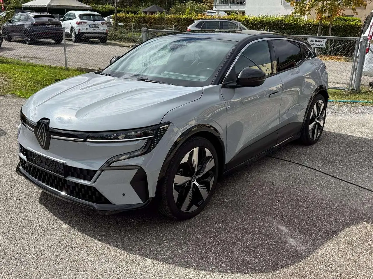 Photo 1 : Renault Megane 2022 Électrique