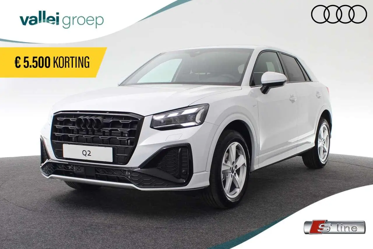 Photo 1 : Audi Q2 2024 Petrol