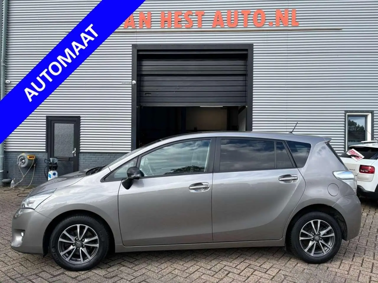 Photo 1 : Toyota Verso 2015 Petrol