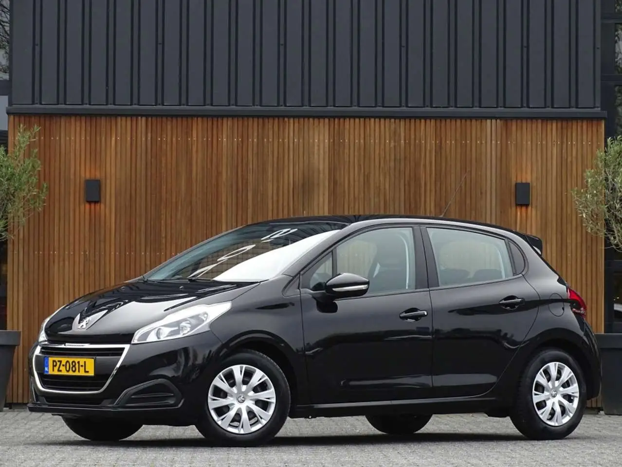 Photo 1 : Peugeot 208 2017 Essence