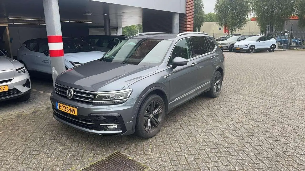 Photo 1 : Volkswagen Tiguan 2021 Petrol