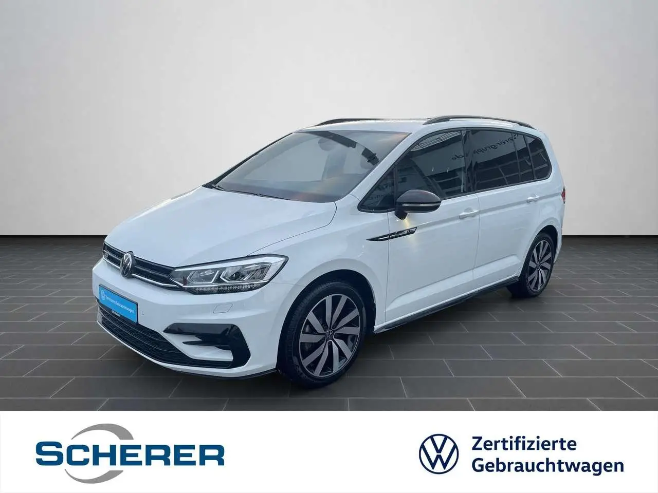 Photo 1 : Volkswagen Touran 2024 Essence