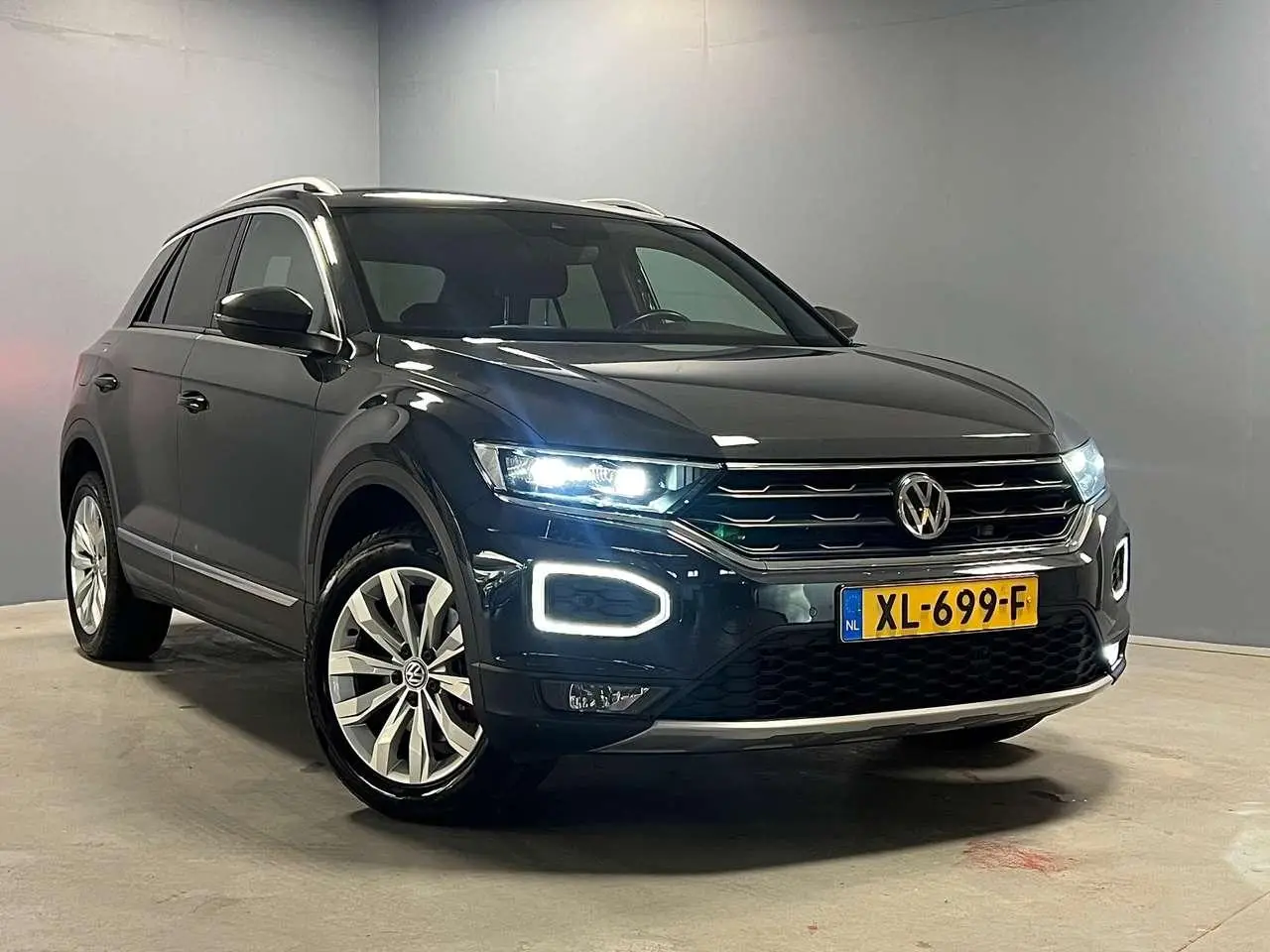 Photo 1 : Volkswagen T-roc 2019 Essence