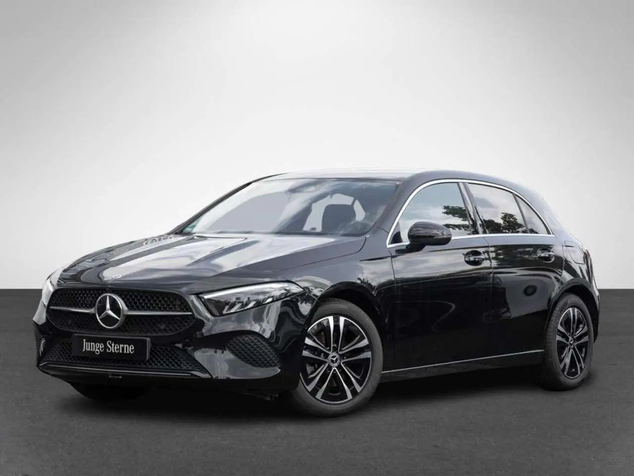 Photo 1 : Mercedes-benz Classe A 2023 Petrol