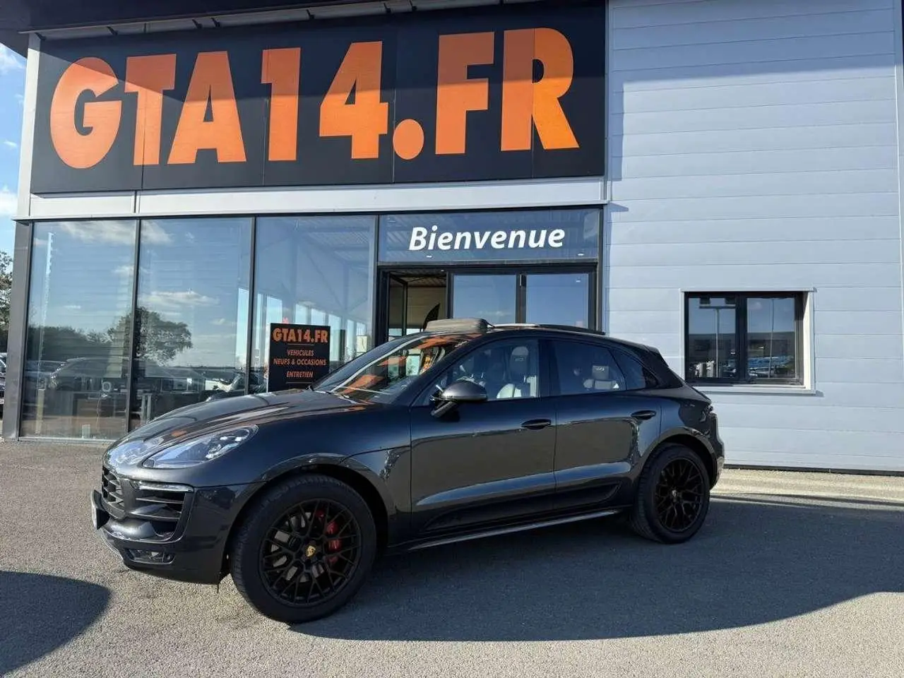 Photo 1 : Porsche Macan 2018 Essence