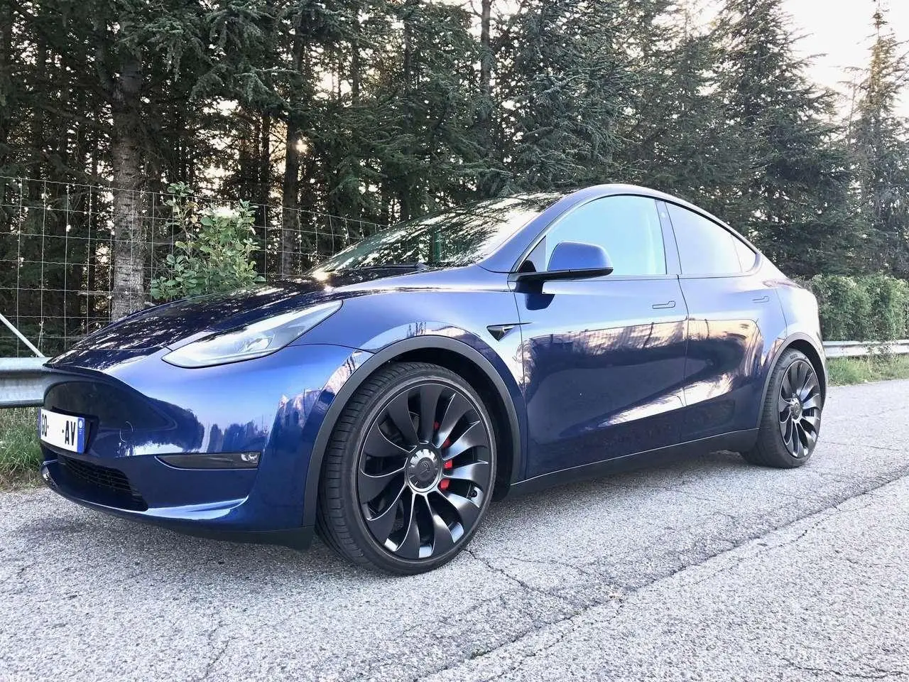 Photo 1 : Tesla Model Y 2024 Électrique