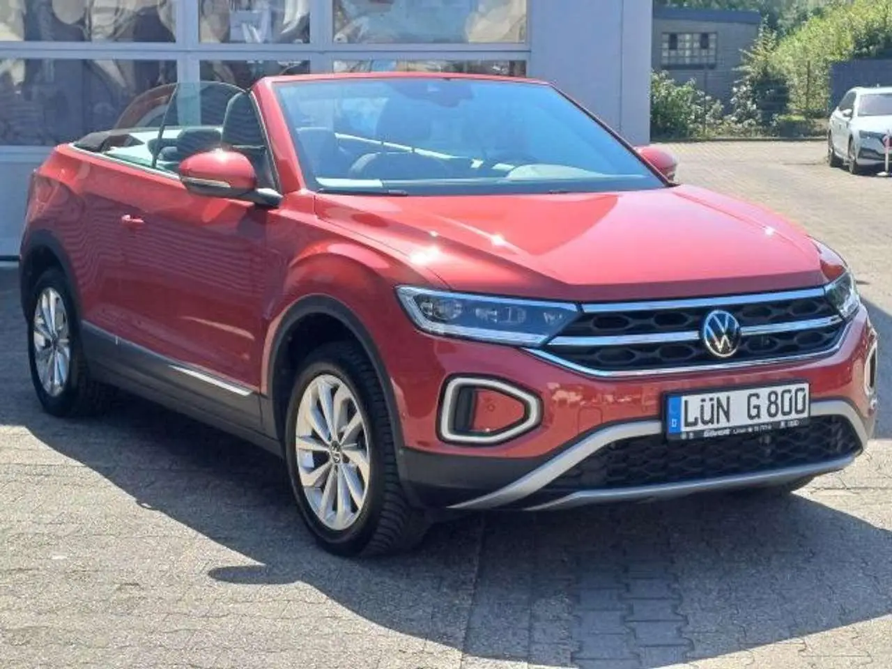 Photo 1 : Volkswagen T-roc 2023 Essence