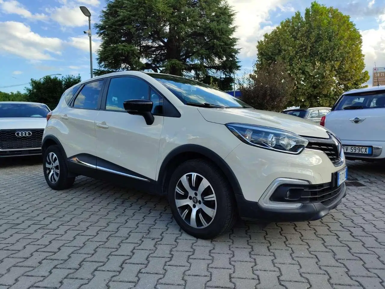 Photo 1 : Renault Captur 2019 Diesel