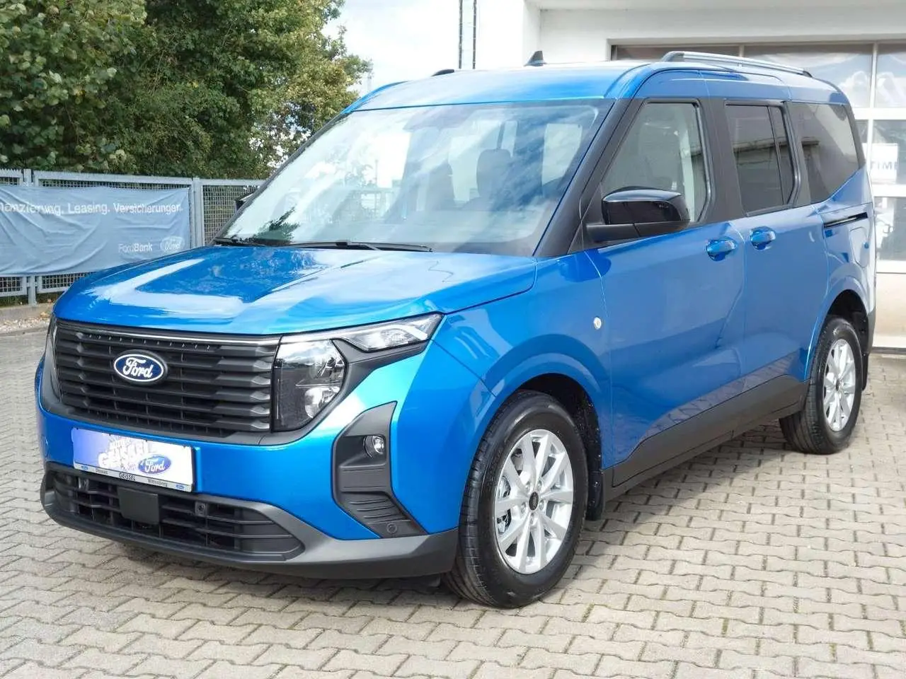 Photo 1 : Ford Tourneo 2024 Essence