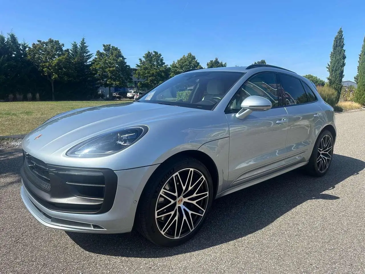 Photo 1 : Porsche Macan 2023 Essence