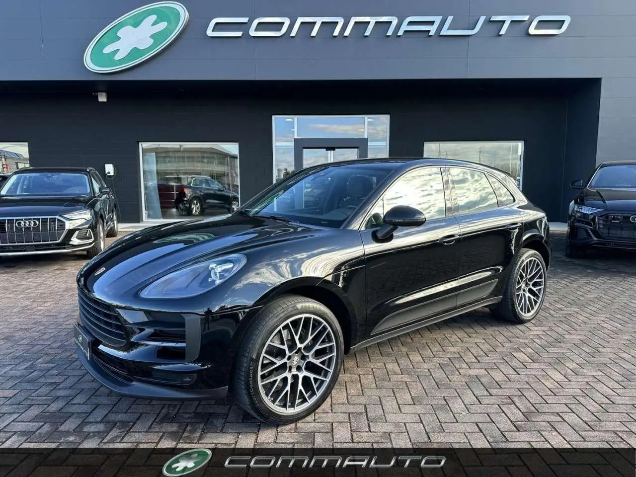 Photo 1 : Porsche Macan 2020 Essence