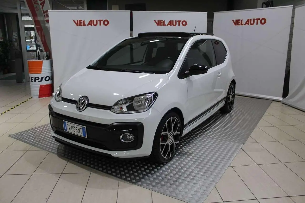 Photo 1 : Volkswagen Up! 2019 Petrol