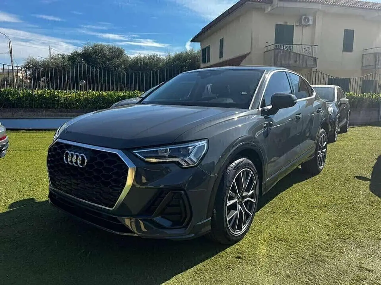 Photo 1 : Audi Q3 2021 Diesel