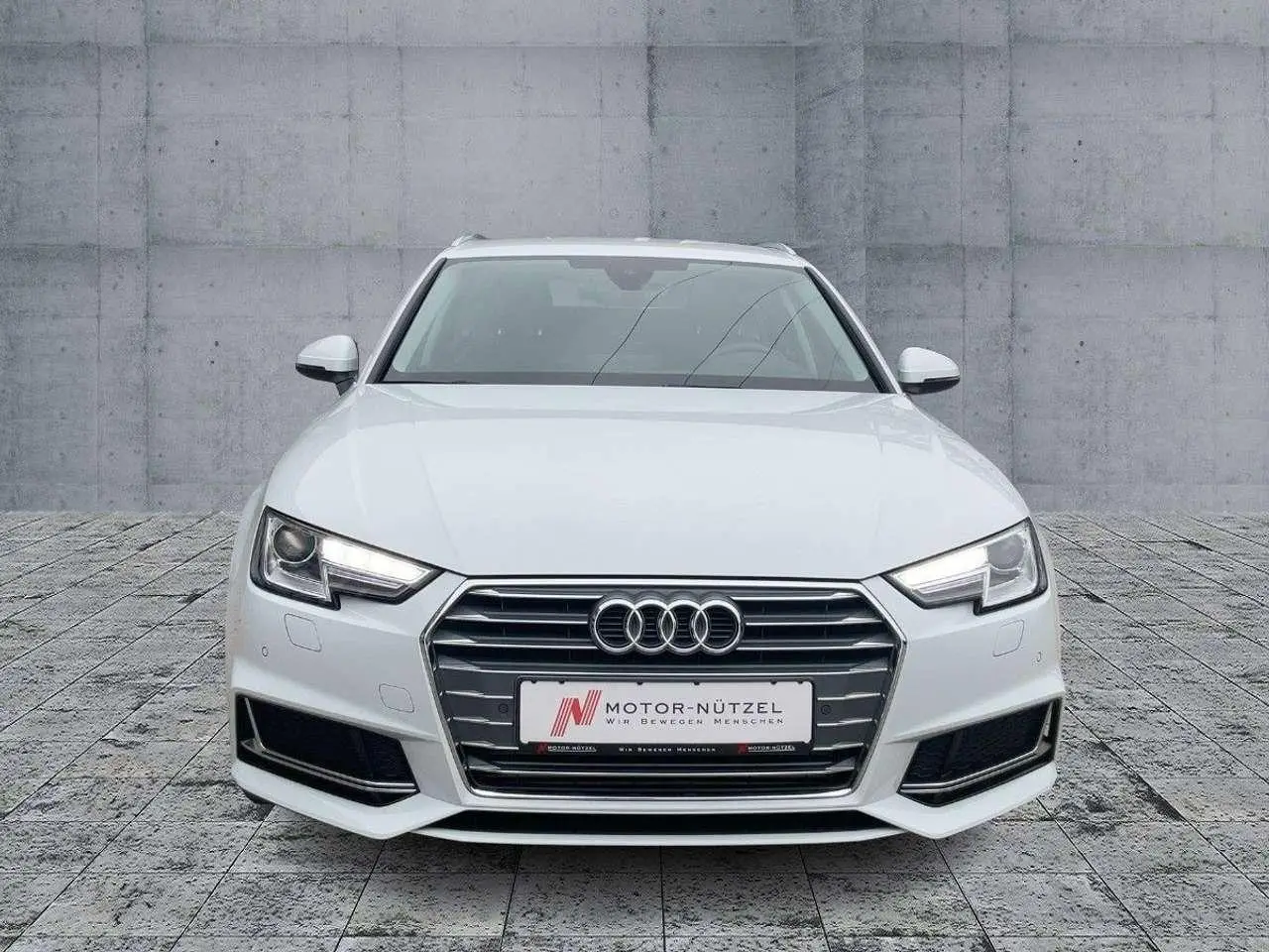 Photo 1 : Audi A4 2019 Petrol