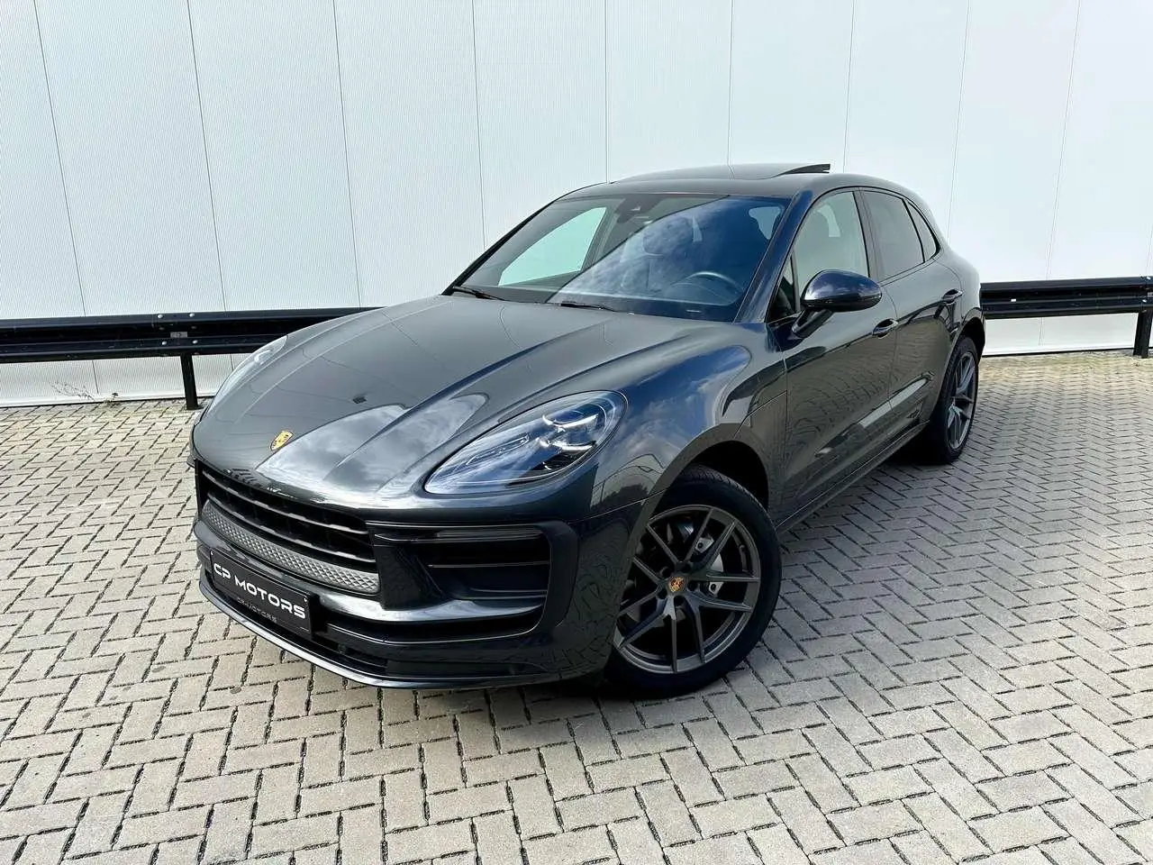 Photo 1 : Porsche Macan 2022 Petrol