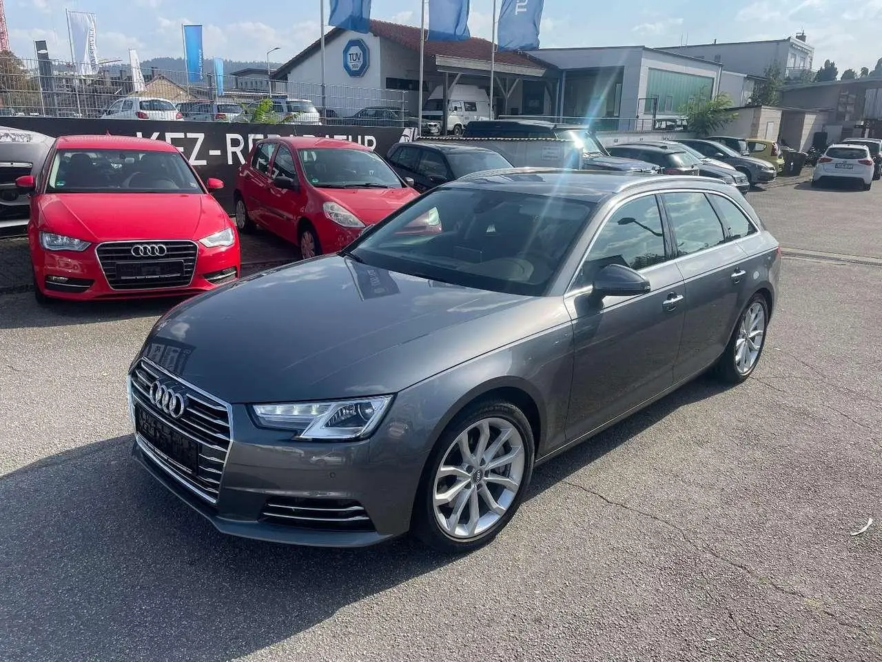 Photo 1 : Audi A4 2018 Petrol