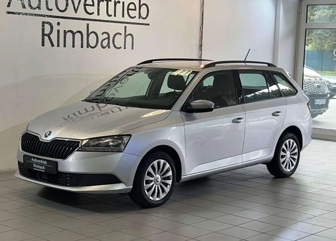 Photo 1 : Skoda Fabia 2020 Essence