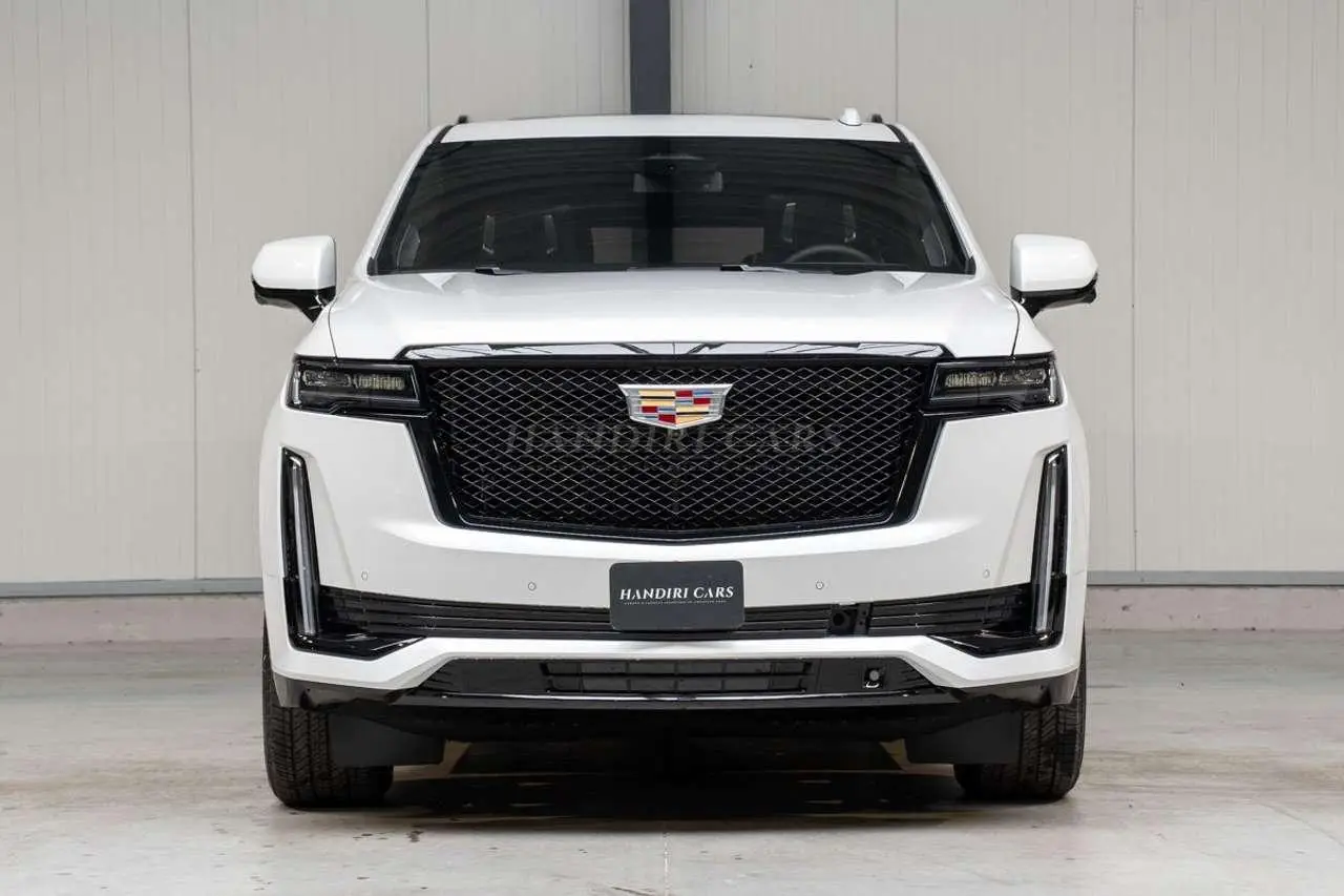 Photo 1 : Cadillac Escalade 2024 Petrol