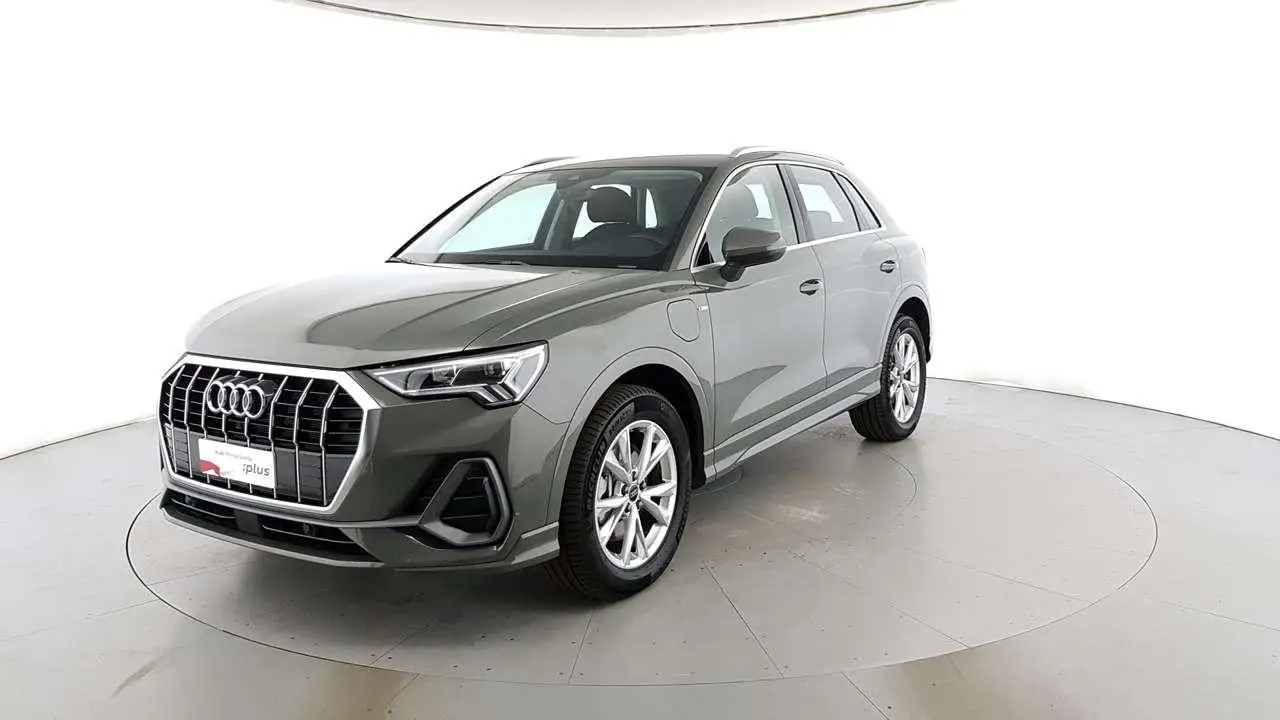 Photo 1 : Audi Q3 2024 Hybride