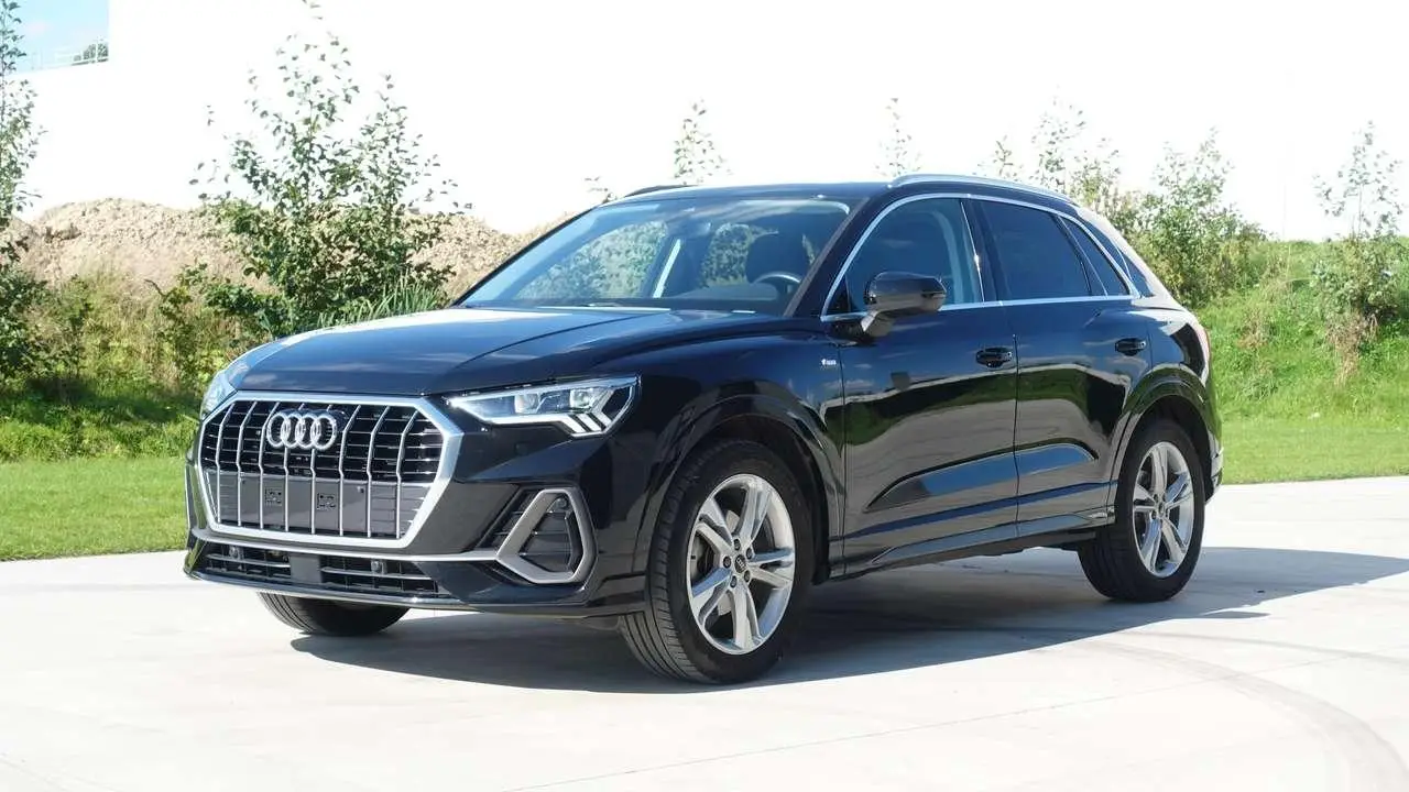 Photo 1 : Audi Q3 2022 Essence