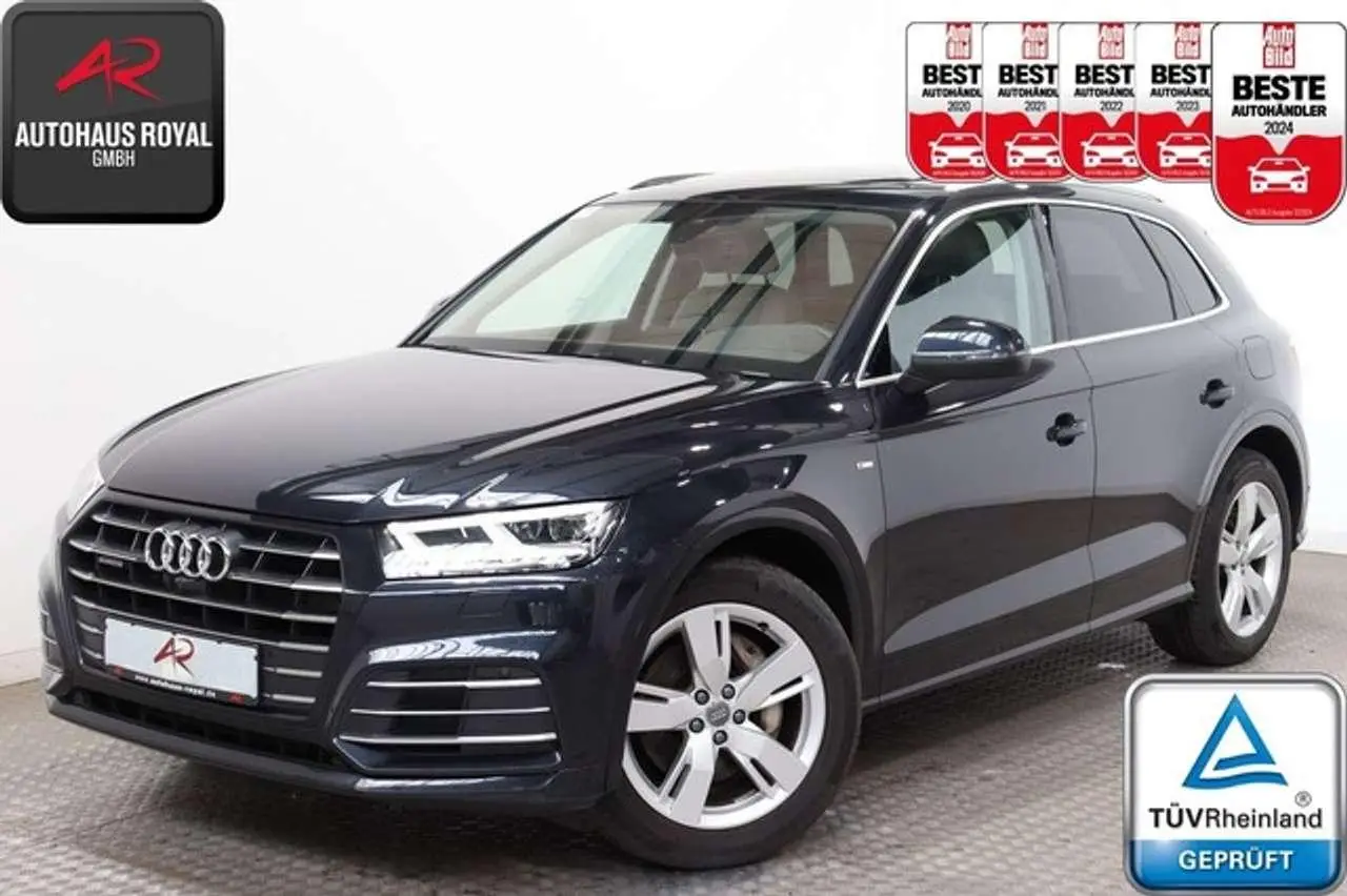 Photo 1 : Audi Q5 2020 Essence