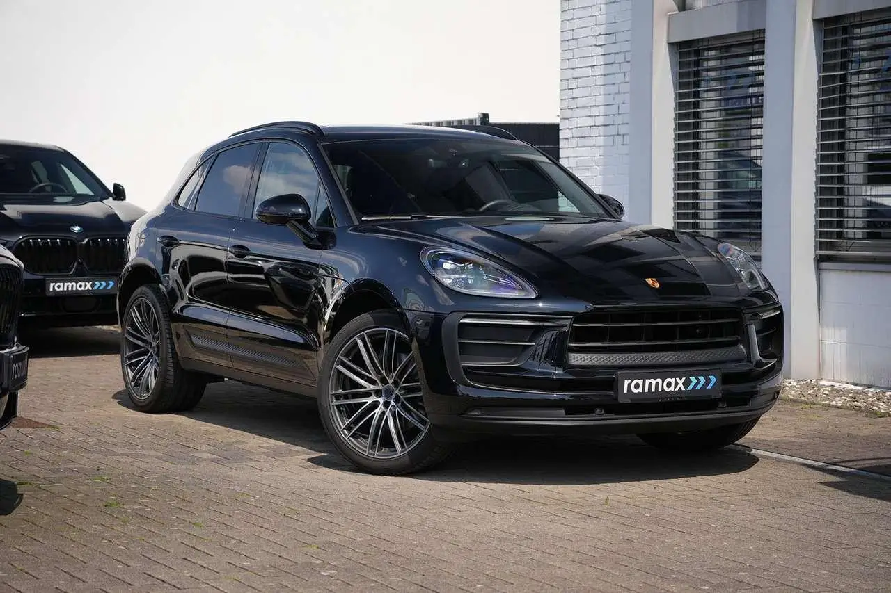 Photo 1 : Porsche Macan 2023 Essence