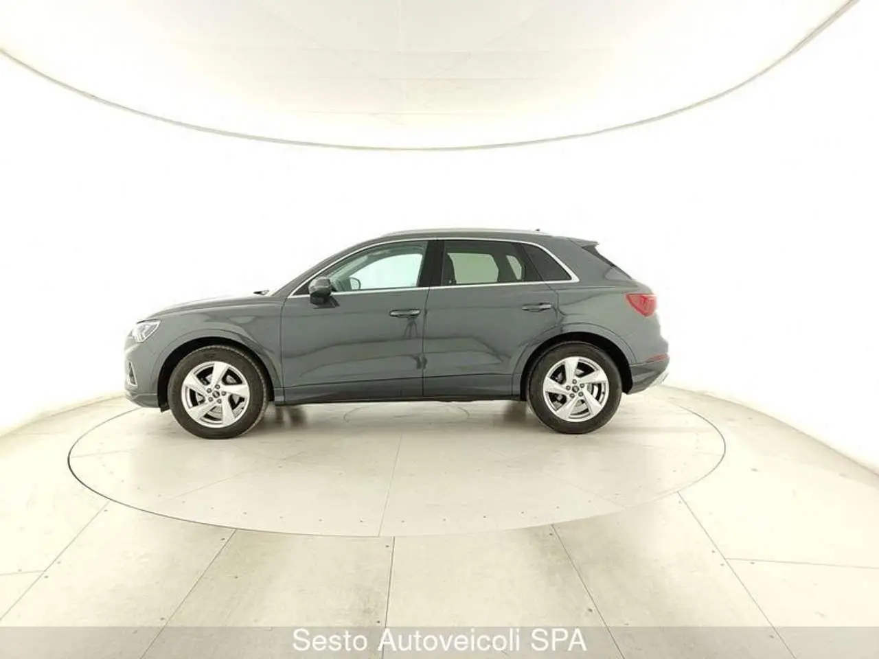 Photo 1 : Audi Q3 2023 Diesel