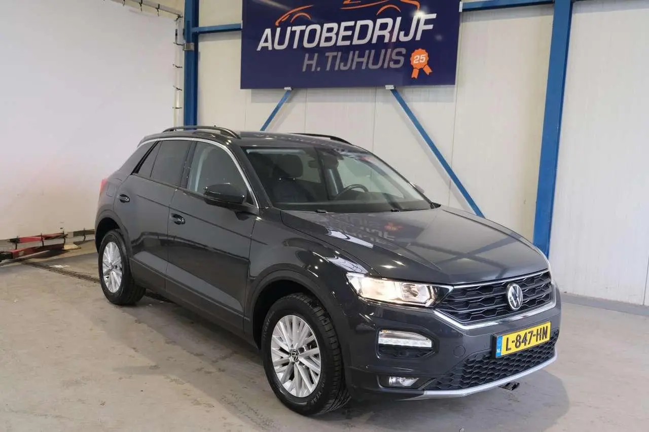 Photo 1 : Volkswagen T-roc 2021 Essence