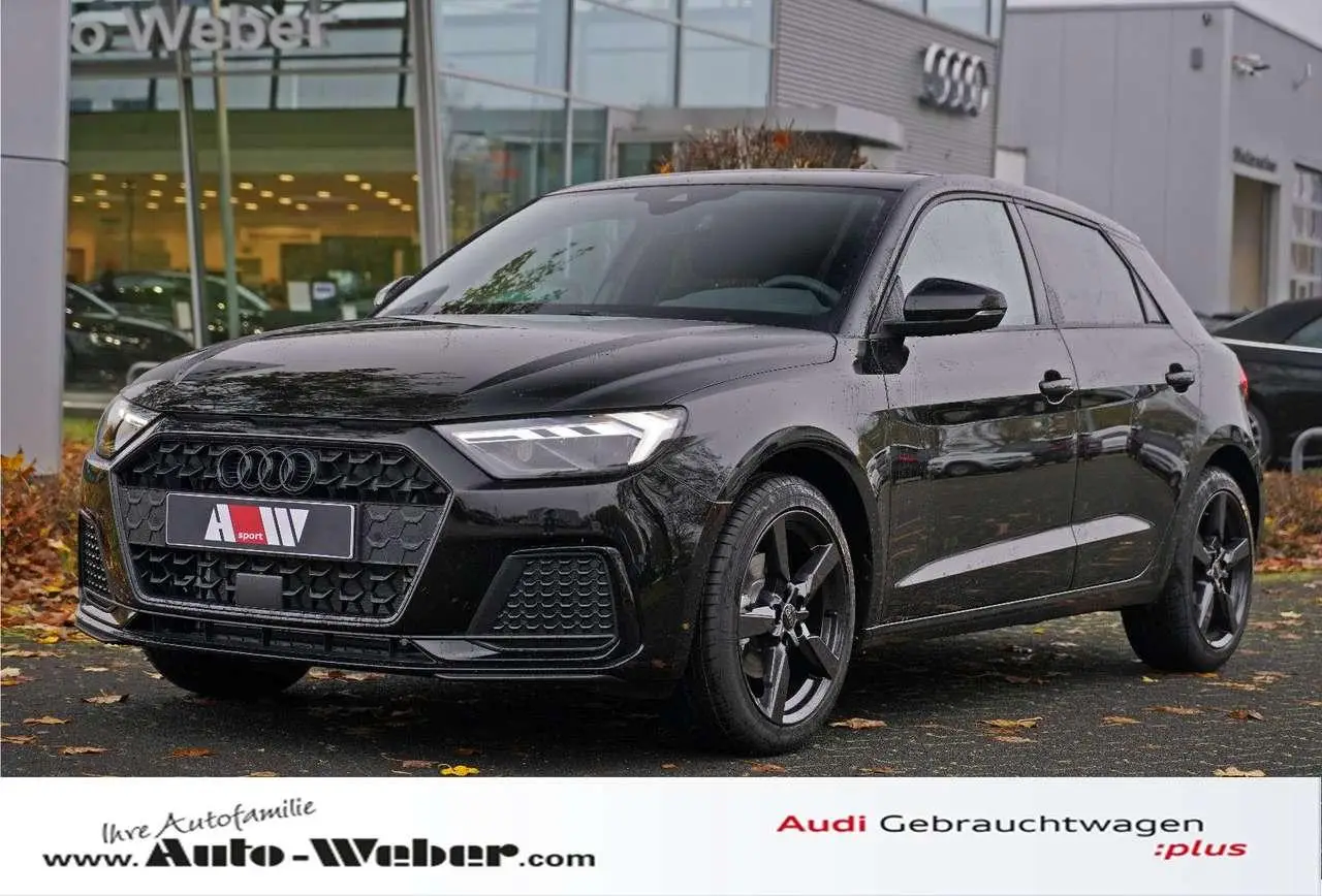 Photo 1 : Audi A1 2024 Petrol