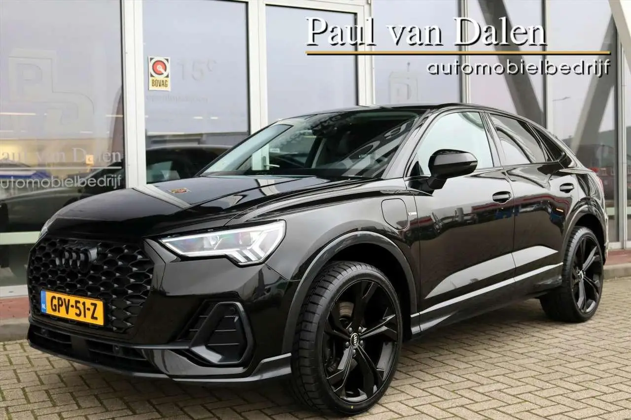 Photo 1 : Audi Q3 2023 Hybride