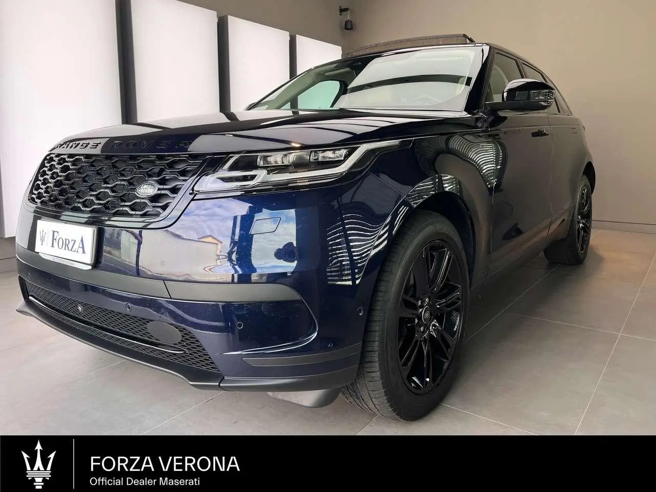 Photo 1 : Land Rover Range Rover Velar 2022 Hybrid