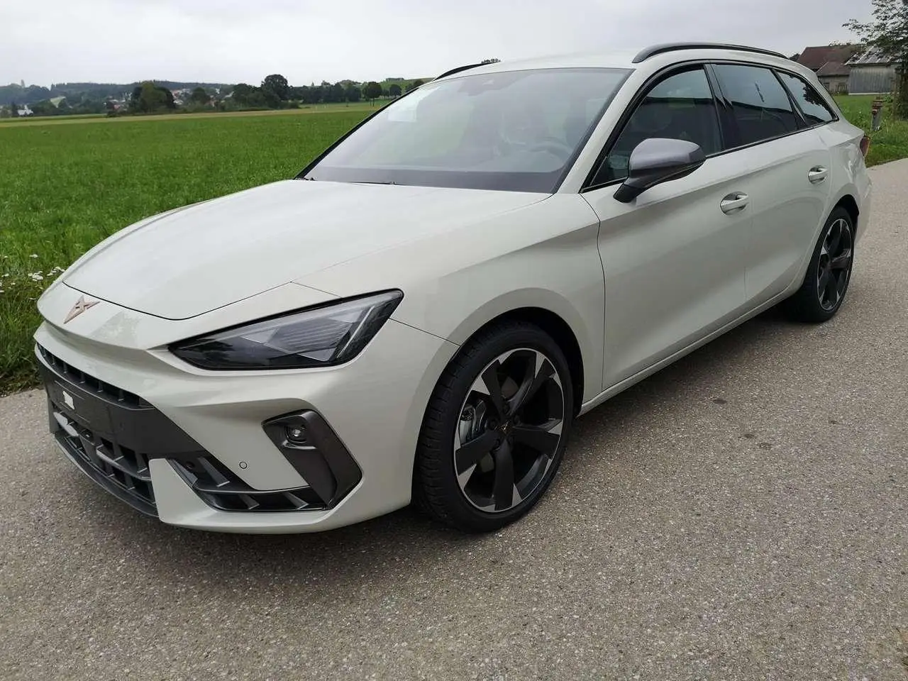 Photo 1 : Cupra Leon 2024 Diesel