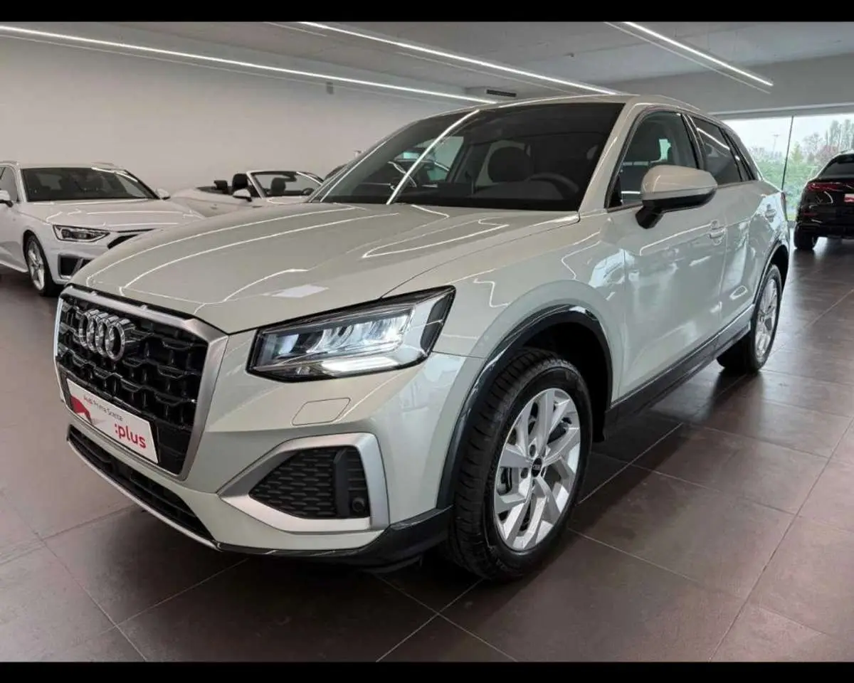 Photo 1 : Audi Q2 2023 Petrol