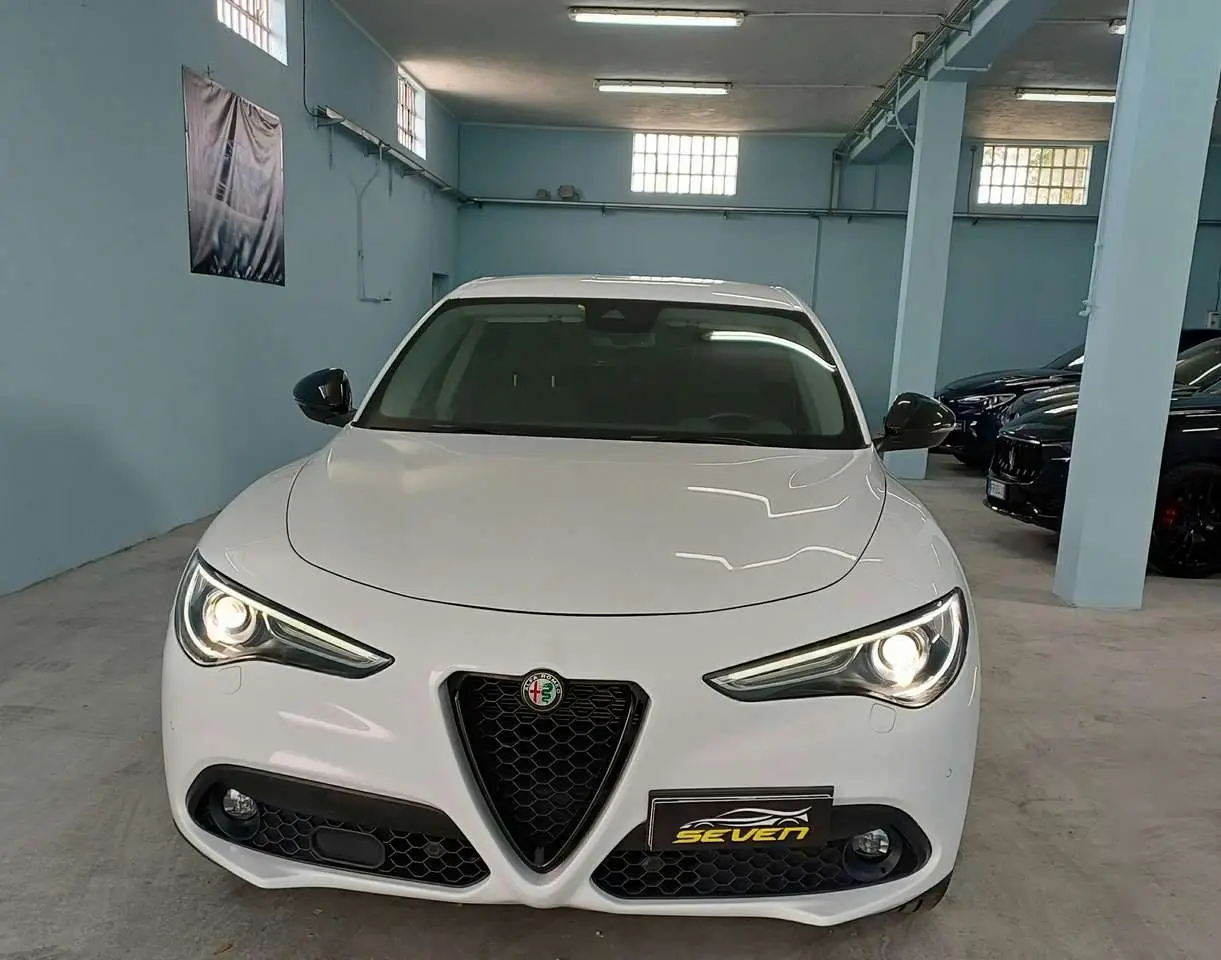 Photo 1 : Alfa Romeo Stelvio 2021 Diesel