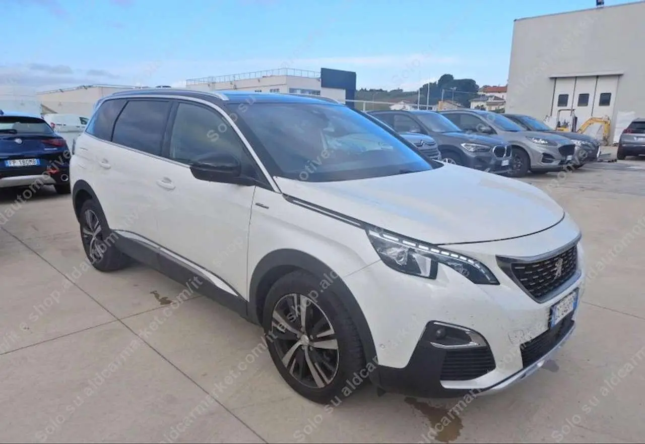 Photo 1 : Peugeot 5008 2020 Diesel