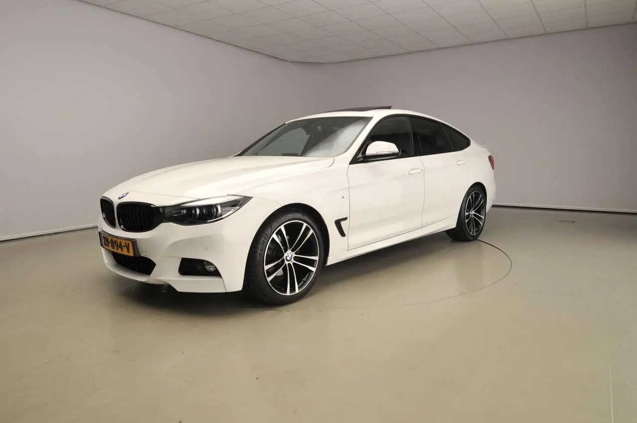 Photo 1 : Bmw Serie 3 2019 Petrol