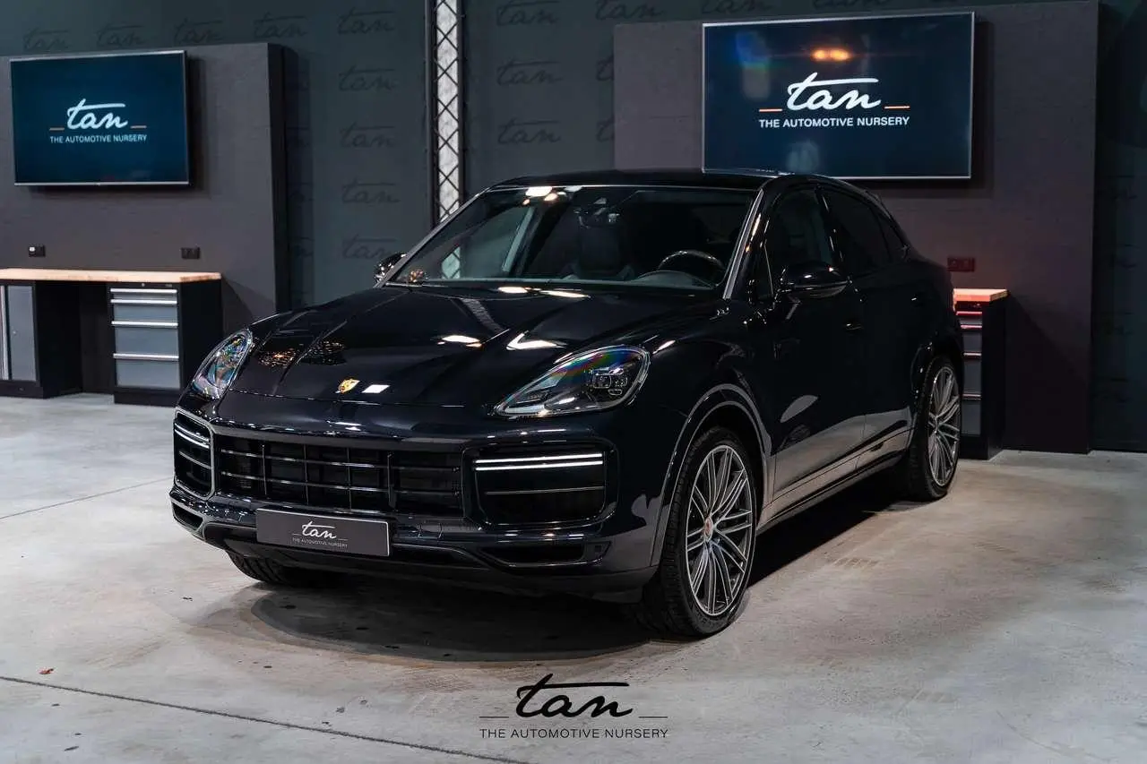 Photo 1 : Porsche Cayenne 2020 Petrol